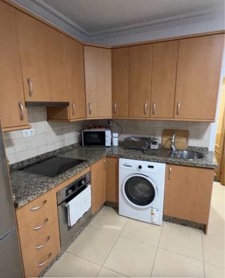 Cocina completa madera y mármol