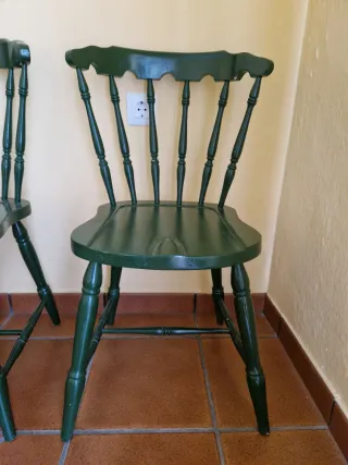 4 Sillas de Madera Verdes