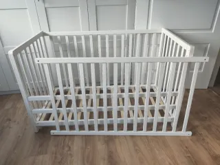 Cuna convertible bebé + colchón 120x60