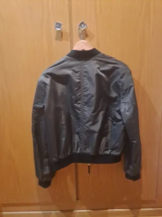 Chaqueta Zara Bomber Verde militar Talla M