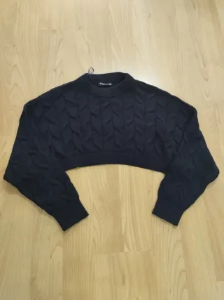 Conjunto jersey crop top y falda botones