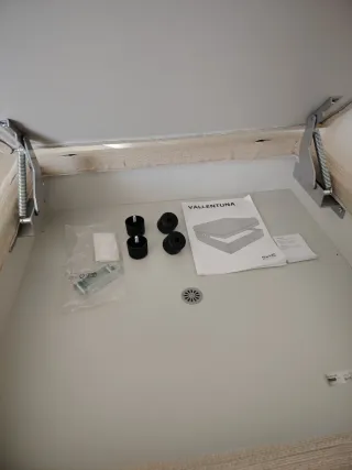 Puff IKEA Vallentuna beige con almacenaje + patas