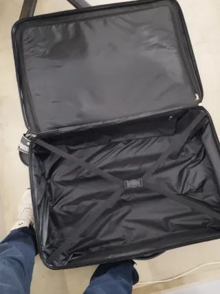 Maleta grande negra con ruedas