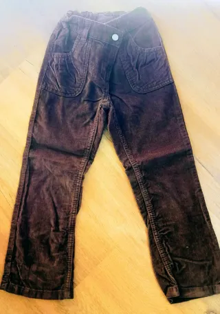 Lote 3 pantalones y un peto niña talla 110