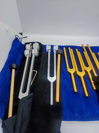 9 Diapasoni + 2 Diapasoni 64 + 128 Hz