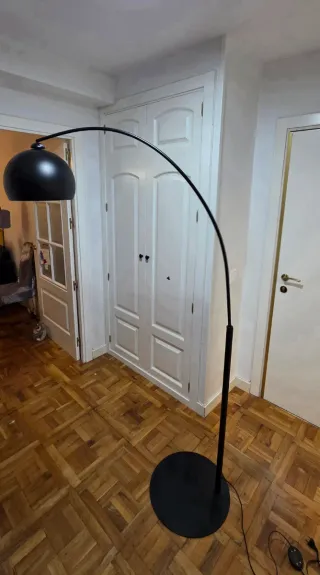 Lámpara de pie arco metal negro
