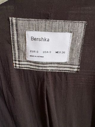 Chaqueta larga cuadros Bershka - Talla S