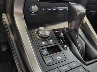 Lexus NX 300H PREMIUM 2WD