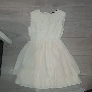 Vestido blanco con flores nuevo talla S