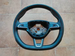 Volante Skoda Octavia VRS Achatado Fondo Plano