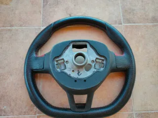 Volante Skoda Octavia VRS Achatado Fondo Plano