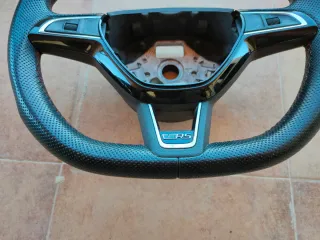 Volante Skoda Octavia VRS Achatado Fondo Plano