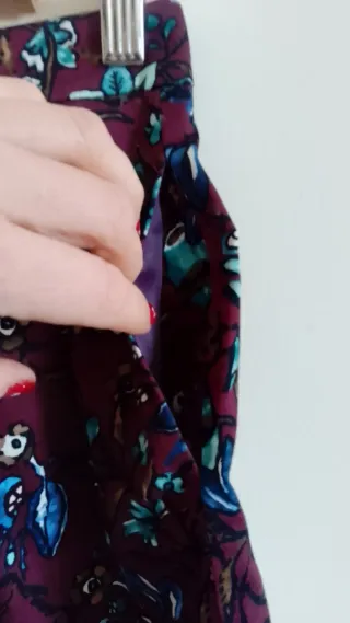 Falda corta Stradivarius floral talla 38