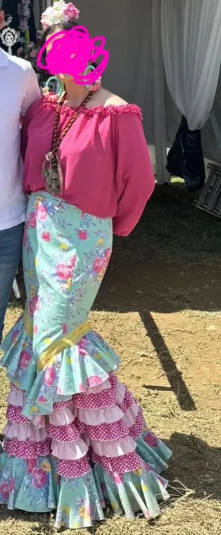 Falda y blusa flamenca verde y rosa