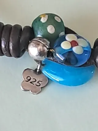 Pulsera cuero y plata con abalorios