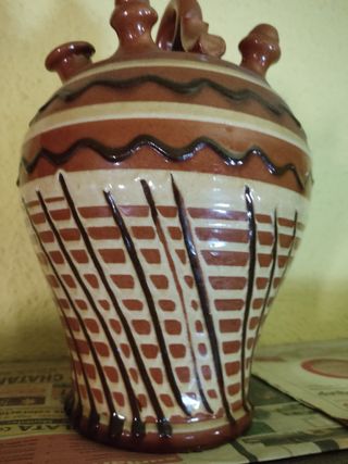 Cántaro de cerámica antiguo