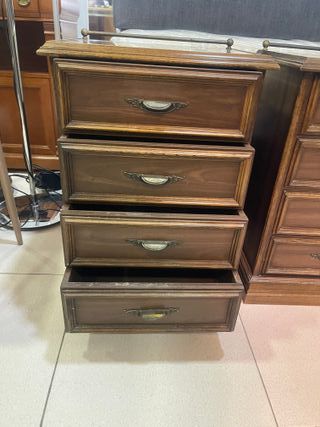 Mesitas de noche antiguas de madera