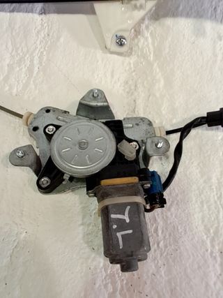 MOTOR ELEVALUNAS TRASERO IZQUIERDO CHEVROLET CAPTIVA 777025