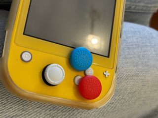 Nintendo Switch Lite Amarilla + Accesorios