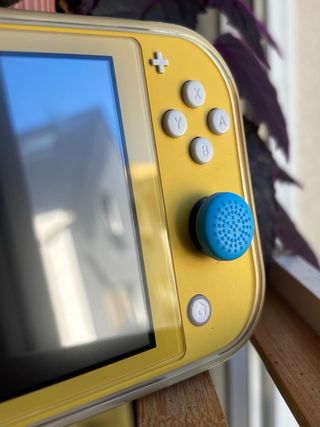 Nintendo Switch Lite Amarilla + Accesorios