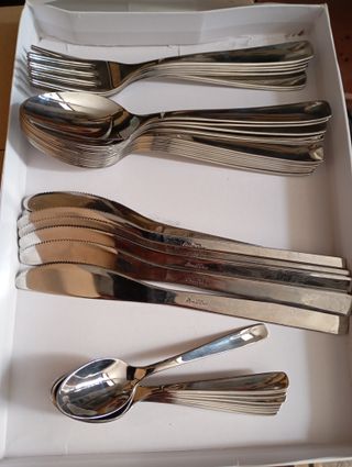 Cubiertos de metal fabricados en Italia