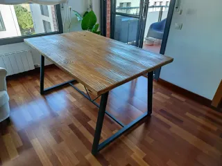 Mesa industrial escayola, imitación madera y metal