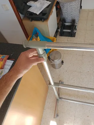 Perchero Metálico Ajustable