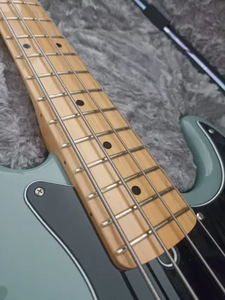 Bajo Fender Jazz Bass Profesional USA