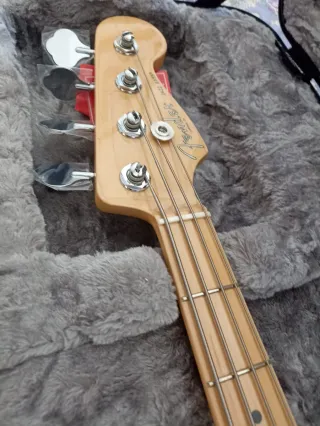 Bajo Fender Jazz Bass Profesional USA