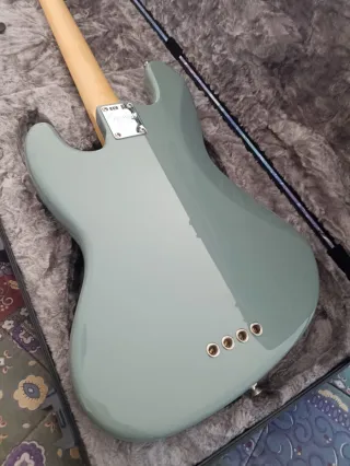 Bajo Fender Jazz Bass Profesional USA