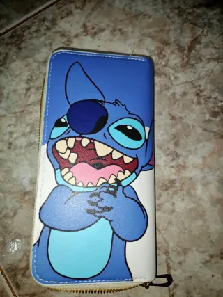 Cartera Stitch Azul y Blanca