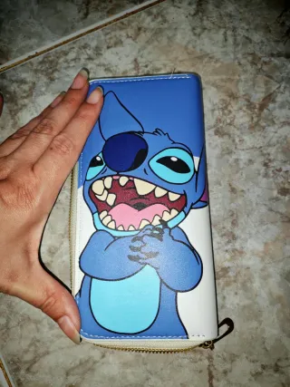 Cartera Stitch Azul y Blanca