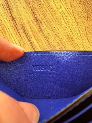 Portacarte Versace Blu elettrico con logo Oro