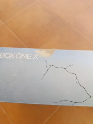 Caja Xbox One X Edición Gears 5