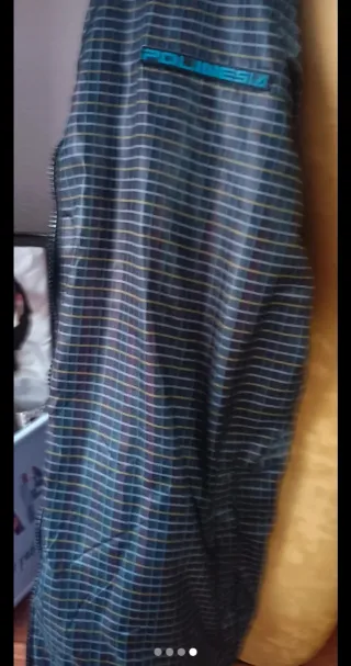 Chaqueta chico negra y morada