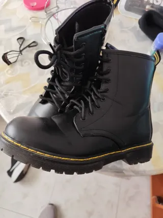 Botas militares imitación Dr. Martens negras