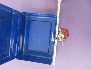 Caja metálica azul