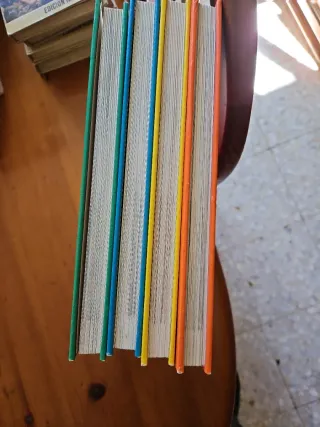 4 libros..enciclopedias años 80