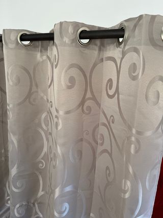 Tende grigie con design a spirale
