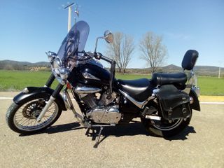 Suzuki Intruder 250