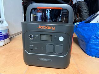 Estación Energía Jackery Explorer 2000 v2 +paneles