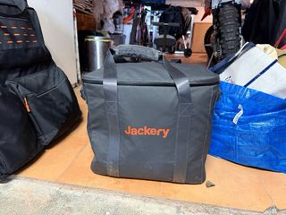 Estación Energía Jackery Explorer 2000 v2 +paneles