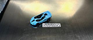 Hot Wheels Lamborghini Aventador Blu