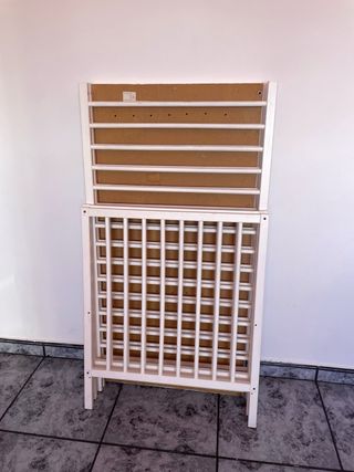 Cuna clásica de madera blanca