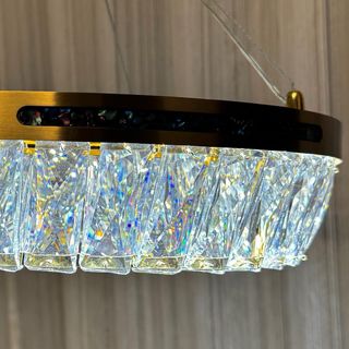 Lampadario Assemblato A Mano in Acciaioe Cristallo