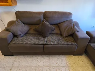 Sofá marrón