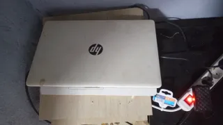 Ordenador HP blanco la batería le dura poco