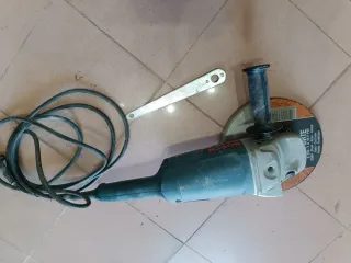 Amoladora Bosch y accesorios