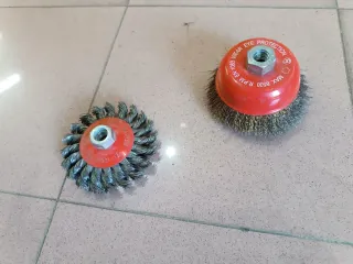 Amoladora Bosch y accesorios
