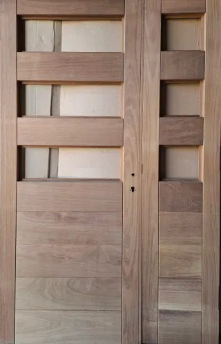 PUERTAS ENTRADA IROKO